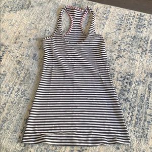 Black and white lululemon tank
